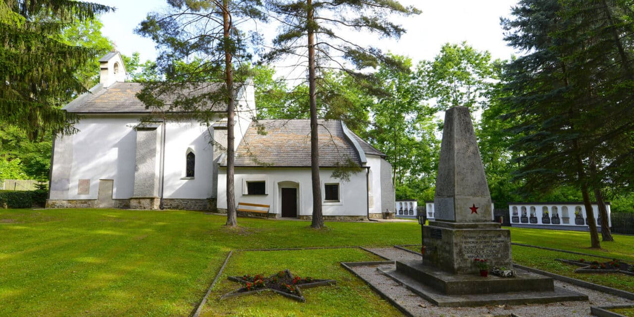 Bad Erlach: Die Ulrichskirche am Waldfriedhof