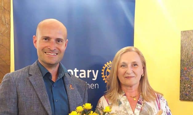 Gertrude Schwebisch als erste Frau bei Rotary Neunkirchen