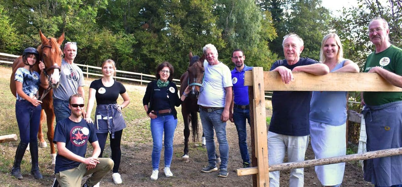 Feierlicher Projektabschluss am Pferdehof