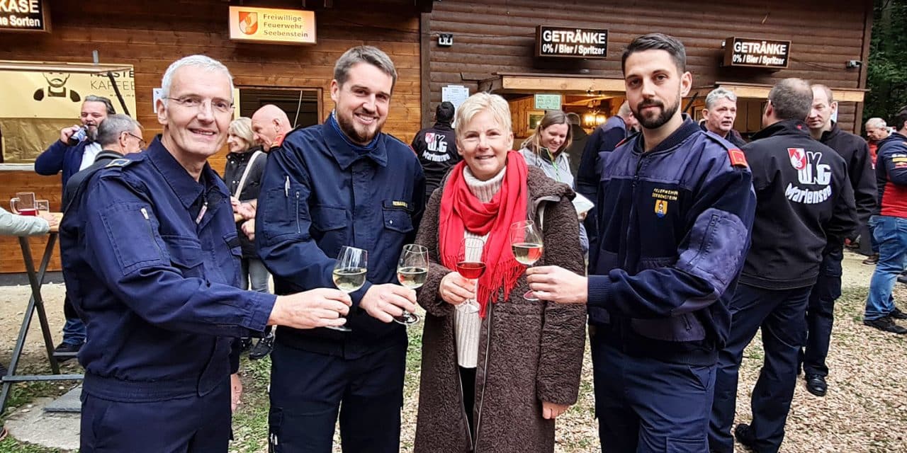 Feuerwehr lockte mit Sturm an den Teich