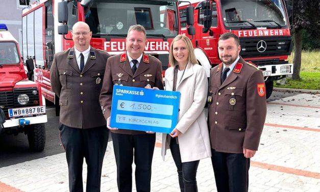 Sparkasse Baden unterstützt Feuerwehr Kirchschlag