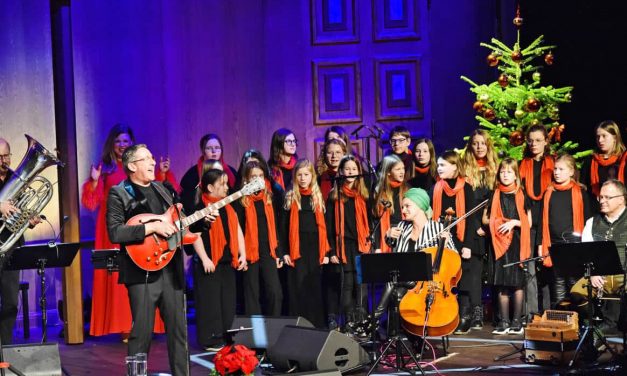 Kirchschlags Chor auf großer Bühne und im TV